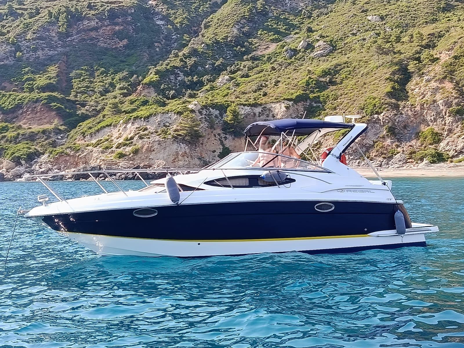 REGAL 3060 Window Express + 2 x 270 HP VOLVO PENTA<br><a href=dettaglio.aspx?Id=202 >VAI ALLA SCHEDA</a>